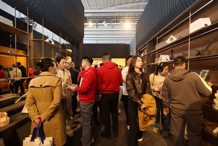 鵬鴻全屋定制亮相沈陽家博會，書寫大家居時代新篇章